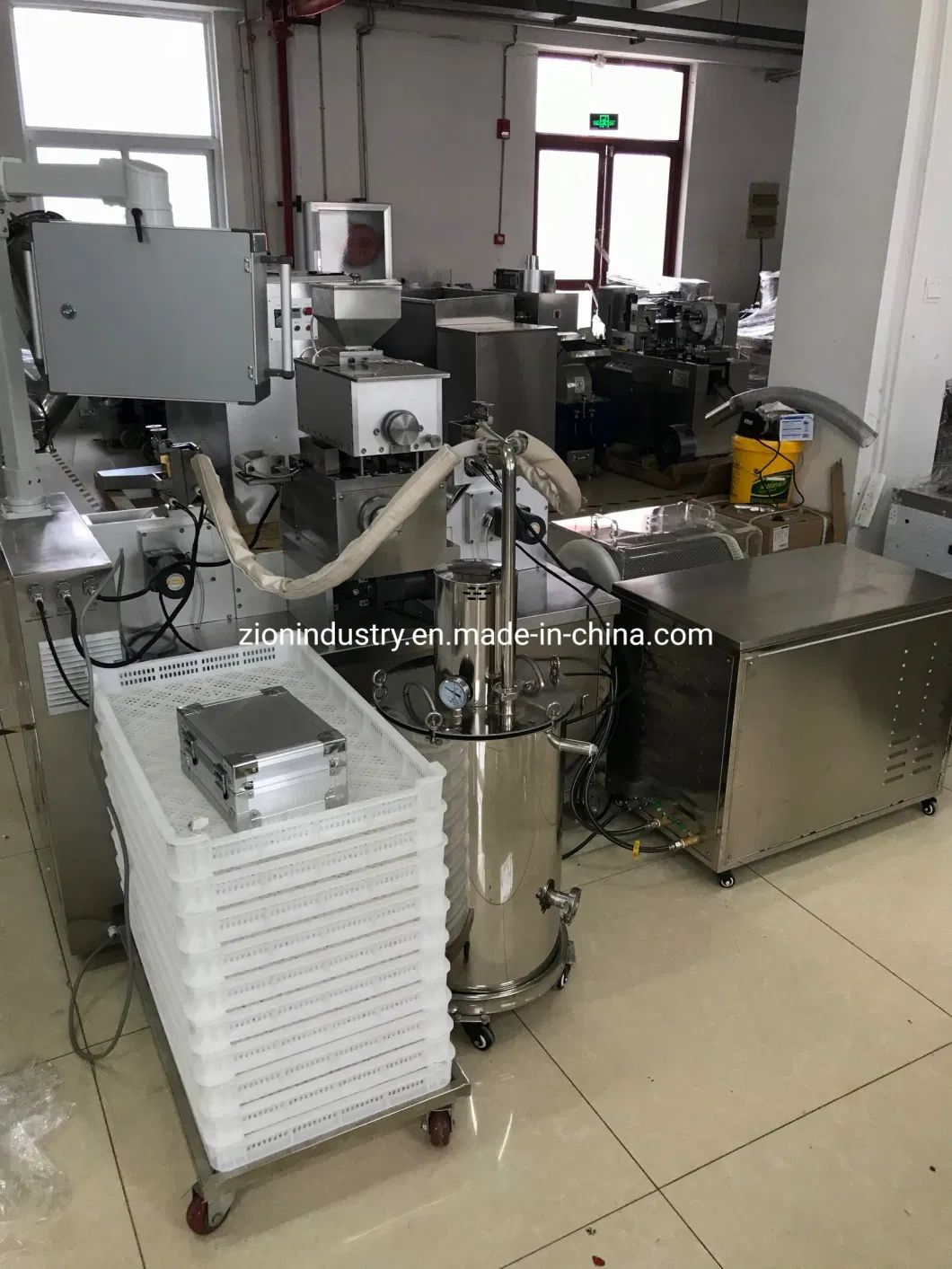 Different Capacity Soft Capsule Filling and Packing Machine Paintball Maker Equipment